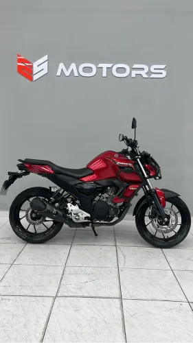 Oportunidade!! FZ15 Abs 2024 único dono! 15.810km apenas esmotors