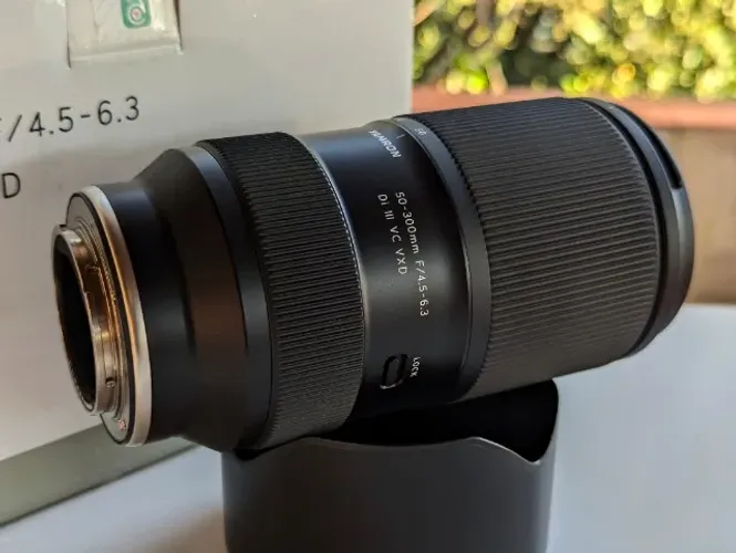 Lente Tamron 50-300mm F/4.5-6.3 Di Iii Vc Vxd Para Sony E