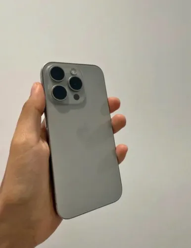 iPhone 15 pro / 256gb