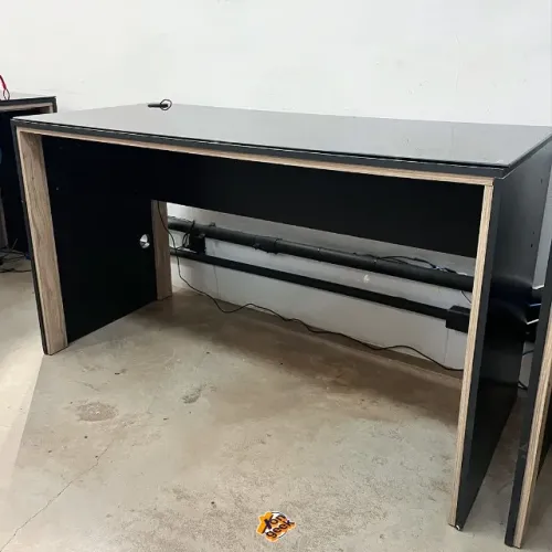 Mesas de MDF com VIDRO PRETO | Modelos para ESCRITÓRIO e COMÉRCIO | Ótimos para Trabalho