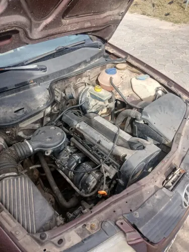 Vendo Gol 2000 16 válvulas motor feito no final do ano 