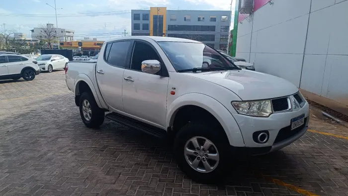 Mitsubishi L200 Triton HPE 3.5 CD V6 24V Flex Aut. 2013