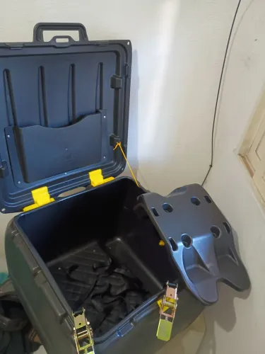 Caixa Baú 140 Litros Com Suporte Universal