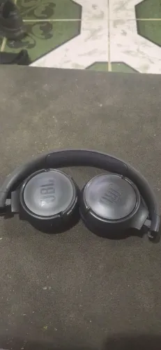 Fone semelhante novo sem marcas de uso da marca jbl original muito top pra vender barato
