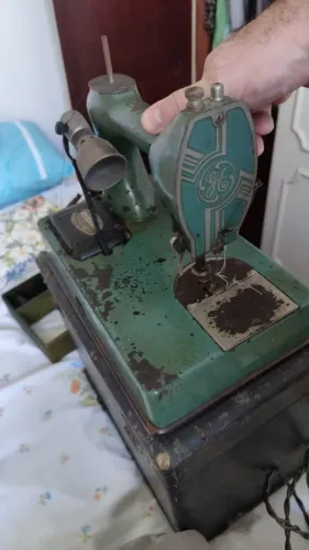 Máquina de costura Portátil General elétric<br>Uma raridade única <br>