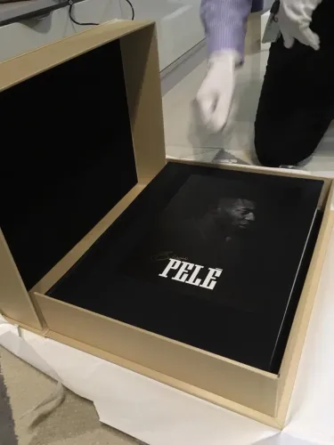 Livro 1283 Pelé - Edição Classic - Raro E Com Autógrafo Do Pelé