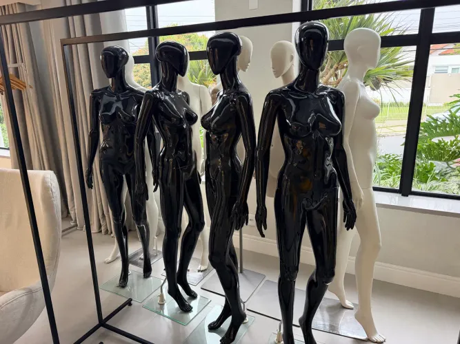 Manequins feminino preto