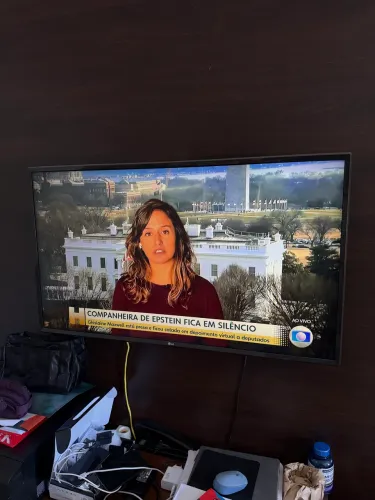 Smart TV LG 43 em ótimo estado