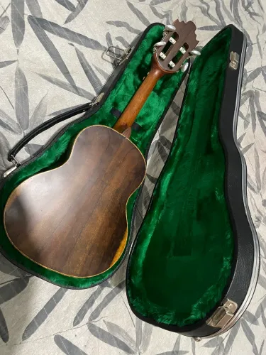 Vando cavaquinho De Castro novo sem uso em perfeito estado.