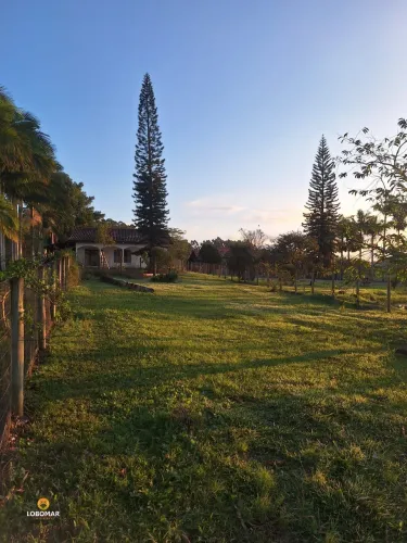 Chácara Completa com 2 Casas, Lagoa e Área de Festas em Balneário Piçarras