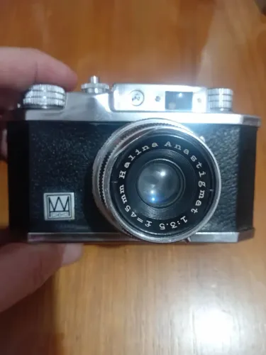 Antiga câmera fotográfica Halina anos 60