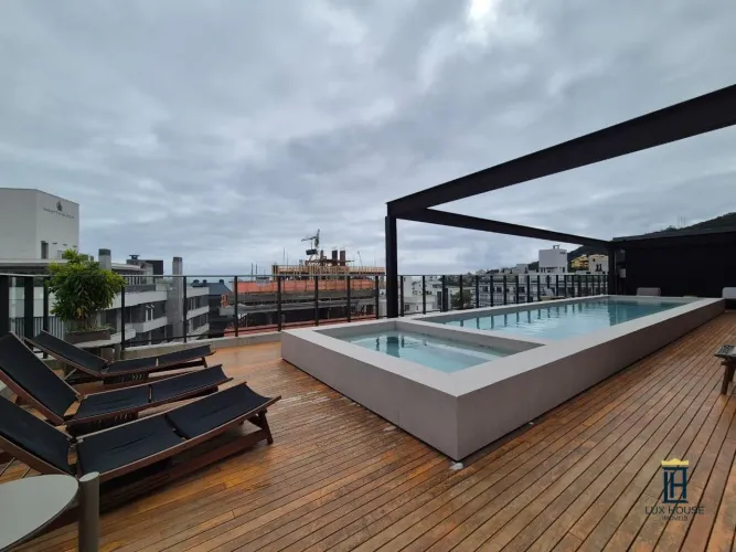 Apartamento a 150m da praia em Jurerê, Florianópolis/SC