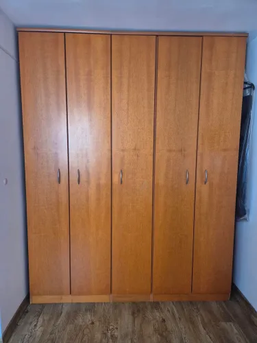 Guarda-roupa grande de madeira, 6 portas e 6 gavetas - ótimo estado