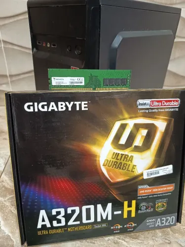 Kit desktop A320M-H Ryzen 3 2200G 4Gb Ram ddr4 2666mhz