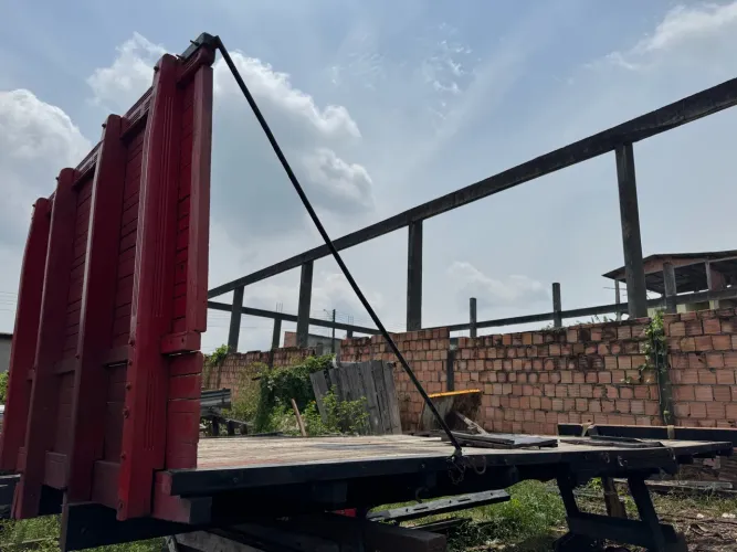 Vendo plataforma de madeira caminhão 3/4