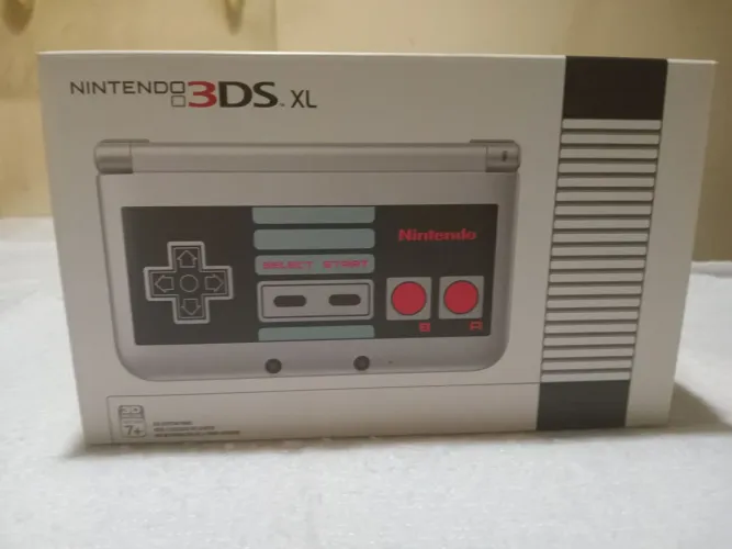Nintendo 3DS XL NES Edition - Novo e Lacrado