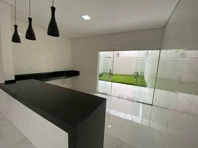 Casa com 3 Quartos e 3 banheiros à Venda, 147 m²