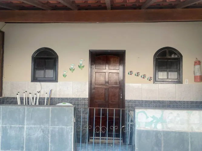 Alugo Kitnet mobiliada em Itacuruça - R$ 1.000,00 (condomínio e água inclusos)