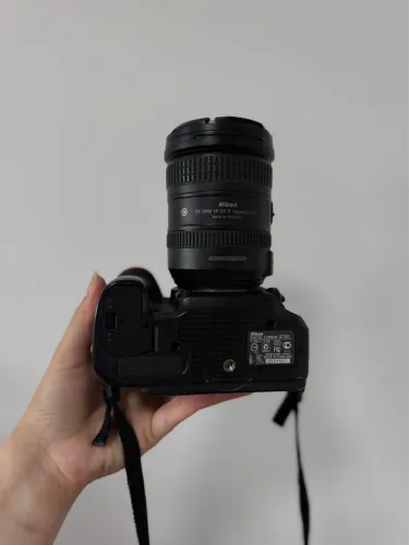 Câmera Nikon D7100 + Lente Nikon 18-200mm - Pronta para Uso!