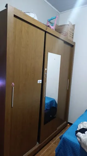Guarda roupa em perfeito estado