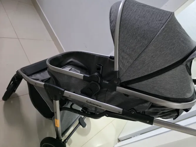 Carrinho de bebe + bebe conforto