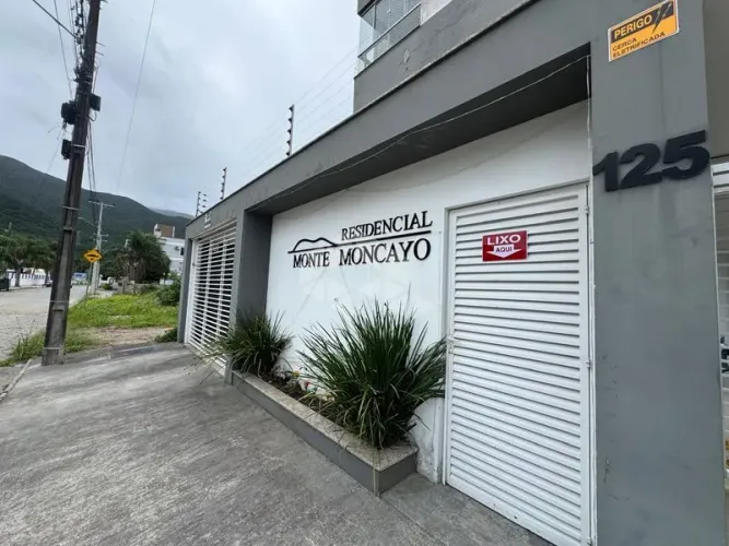 Apartamento para alugar com 2 quartos e 72m² no bairro Praia do Sonho em Palhoça