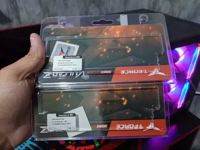 Memória Ram DDR4 (2x16gb)