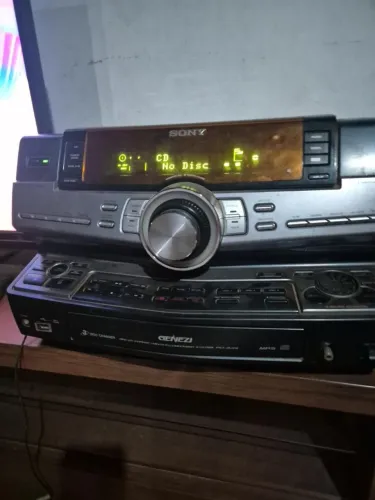 Aparelho de Som SONY GENEZI FTS-ZUX9 (com defeito) + 4 Caixas de Som