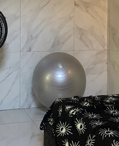     Bola de Pilates Cinza em Ótimo Estado
