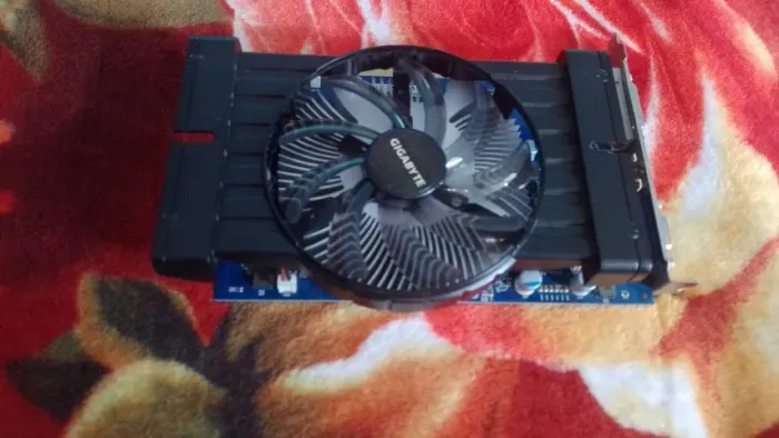 Placa de Vídeo Gigabyte HD 7700 1GB GDDR5
