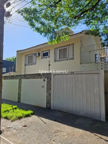 Sobrado à venda em Maringá, Vila Marumby, com 3 quartos, com 305 m²