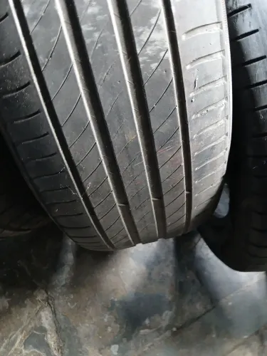 1 pneu Michelin 215/55/17