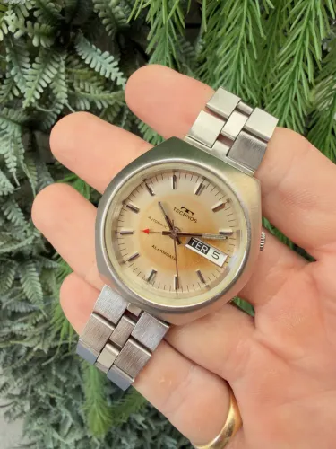 Technos Alarmdate suíço impecável