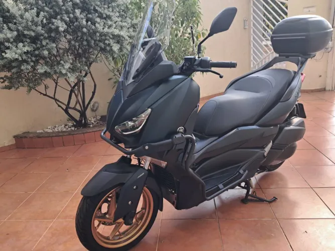 Xmax 250 Com Acessórios