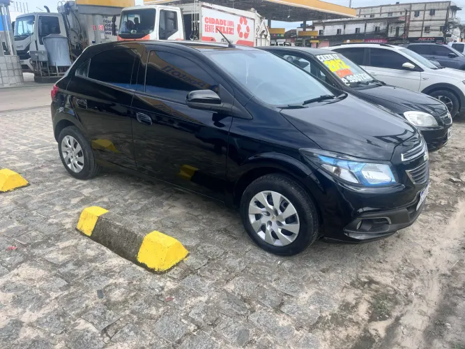 Chevrolet Onix Hatch LTZ 1.4 8V Flex Power Mec. 4P 2014