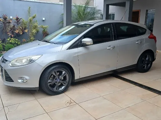 Ford Focus 1.6 S/se/se Plus Flex 8v/16v 5P 2015