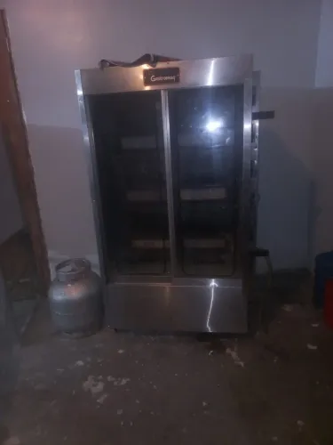 Máquina de assar frango