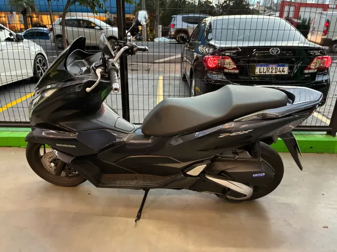 Pcx muito pouco rodada.