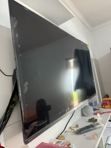Tv nova na caixa 43 polegadas 