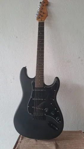 Guitarra Stratocaster + Pedaleira Multi-efeitos