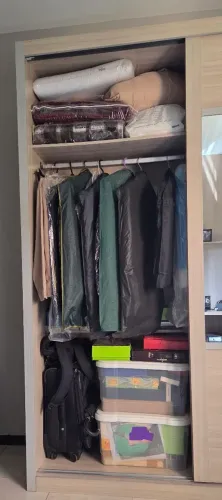 Garda roupa usado