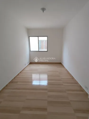 Apartamento a venda, 60 m², 02 dormitórios, reformado, no Taboão em SBCampo