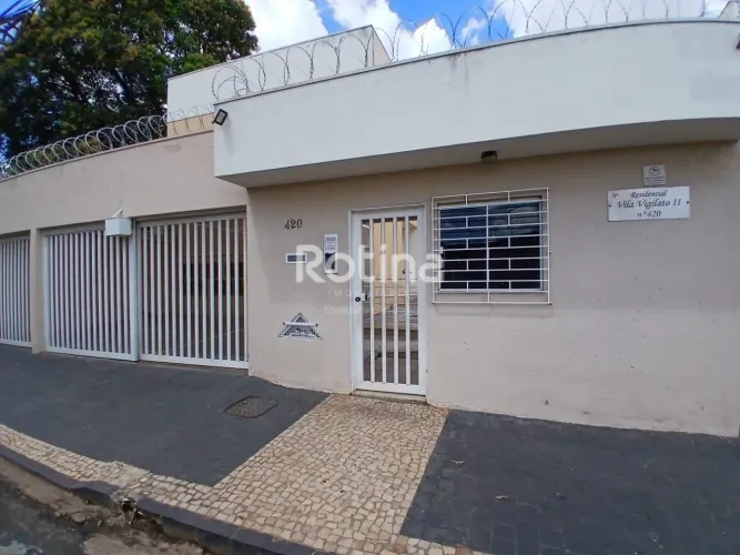 Casa Condomínio Fechado para alugar, 2 quartos, Saraiva - Uberlândia/MG - Rotina Imobiliár