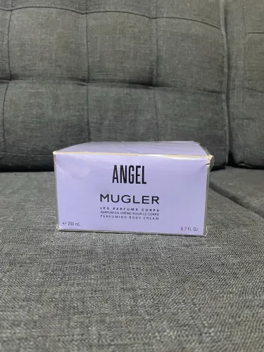 Angel Mugler lacrado!