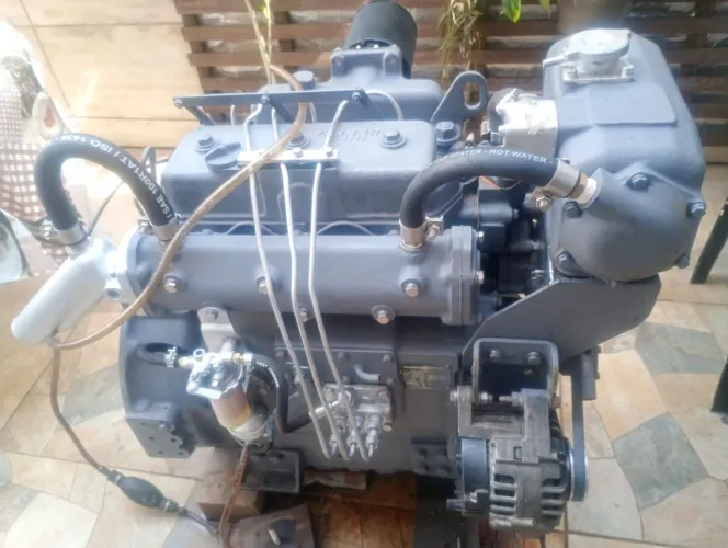 Motor Yanmar btd33 marinizado com caixa de reversão