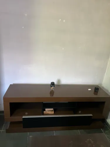 Rack com gavetas e painel TV 42 polegadas