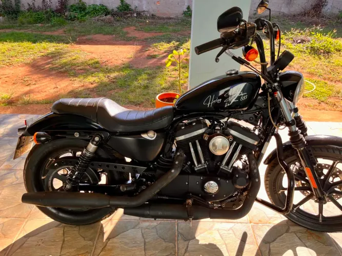 Harley davison 883 iron