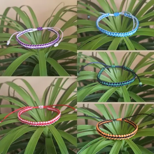 Pulseira macrame em duas cores 