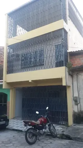 Moura Gestor Imobiliário-Casa 3 Pavime. na Sacramenta 3 suítes 2 vagas próximo da Lomas