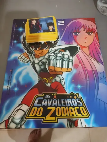 Álbum de figurinhas os cavaleiros do zodíaco livro 2 (2005)